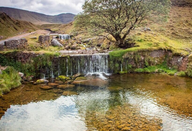 בית מלון כפרי Hilltops Brecon Holiday Cottages