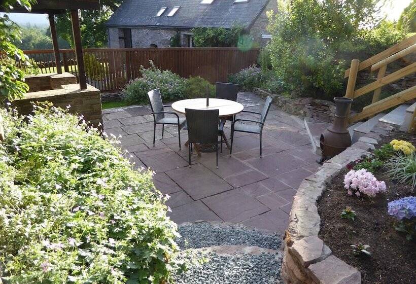 בית מלון כפרי Hilltops Brecon Holiday Cottages