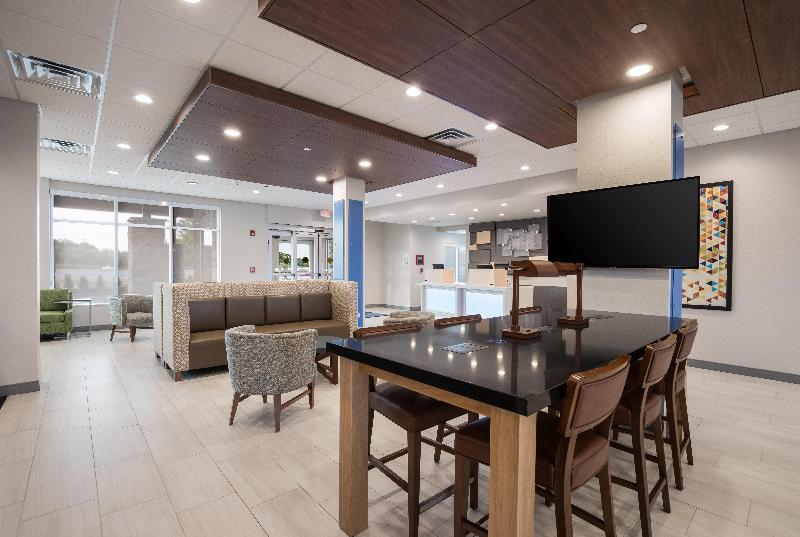 בית מלון כפרי Holiday Inn Express & Suites Chicago   Hoffman Estates, An Ihg