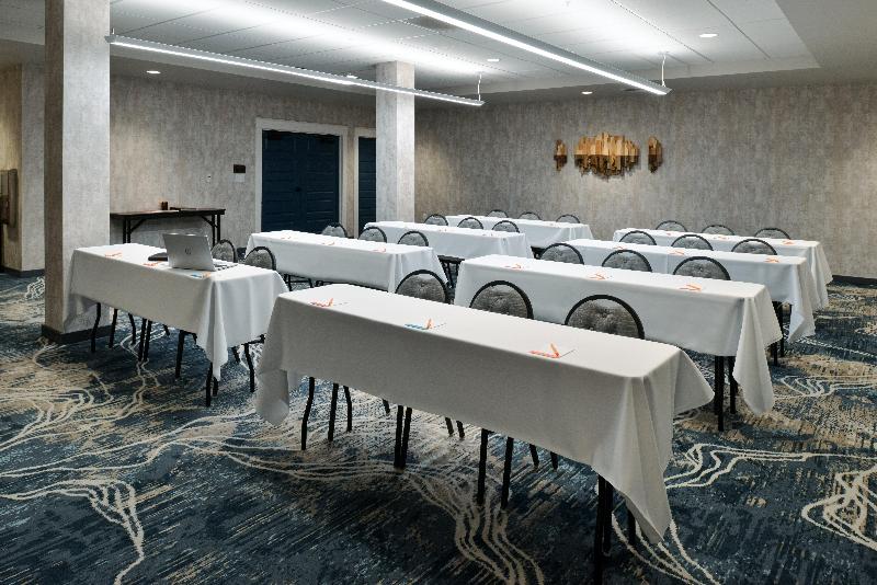 Отель Indigo Spokane Downtown, An Ihg