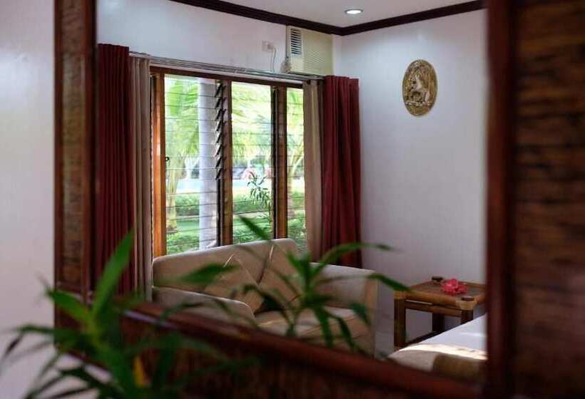 هتل Kasai Village Dive Resort