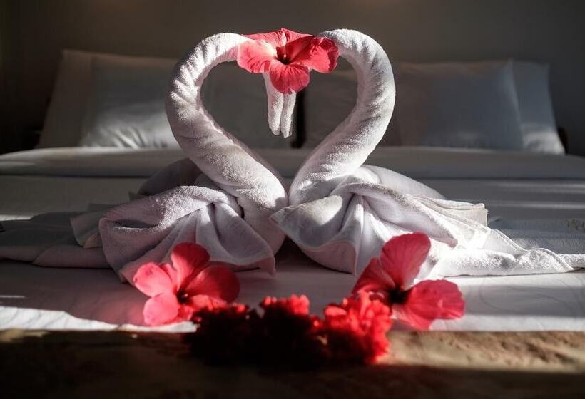 هتل Kasai Village Dive Resort