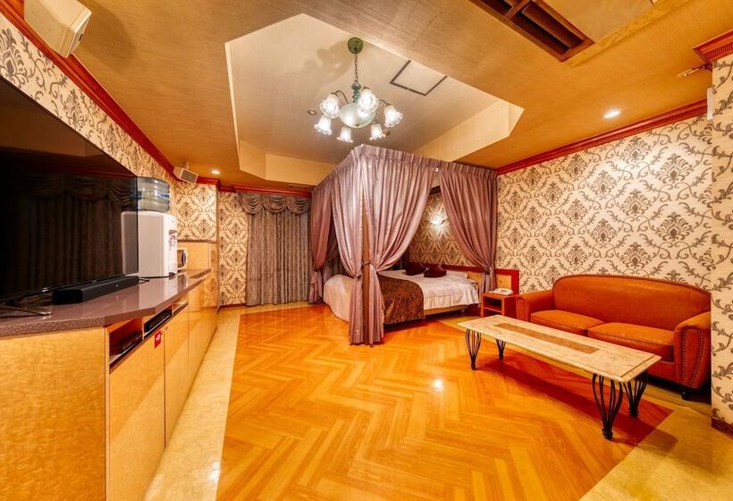 בית מלון כפרי Luna Otsu