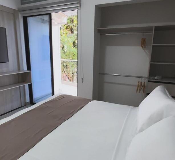 هتل On Apartasuites