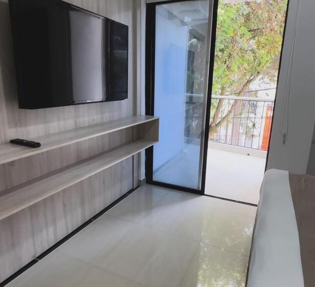 هتل On Apartasuites