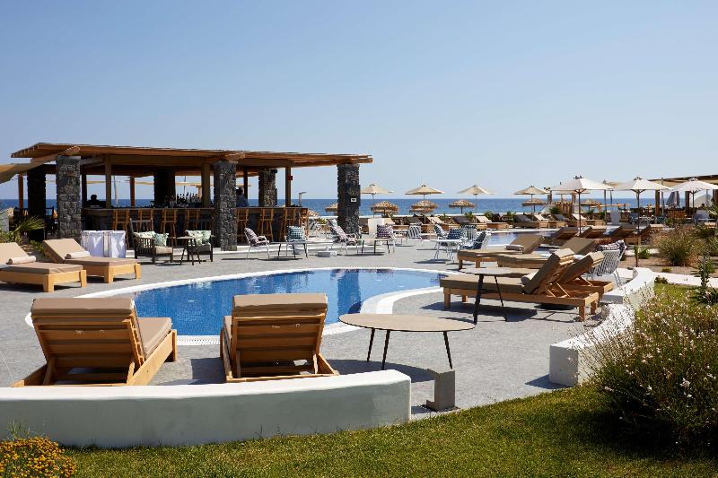 Отель Sea Breeze Santorini Beach Resort, Curio Collection Hilton