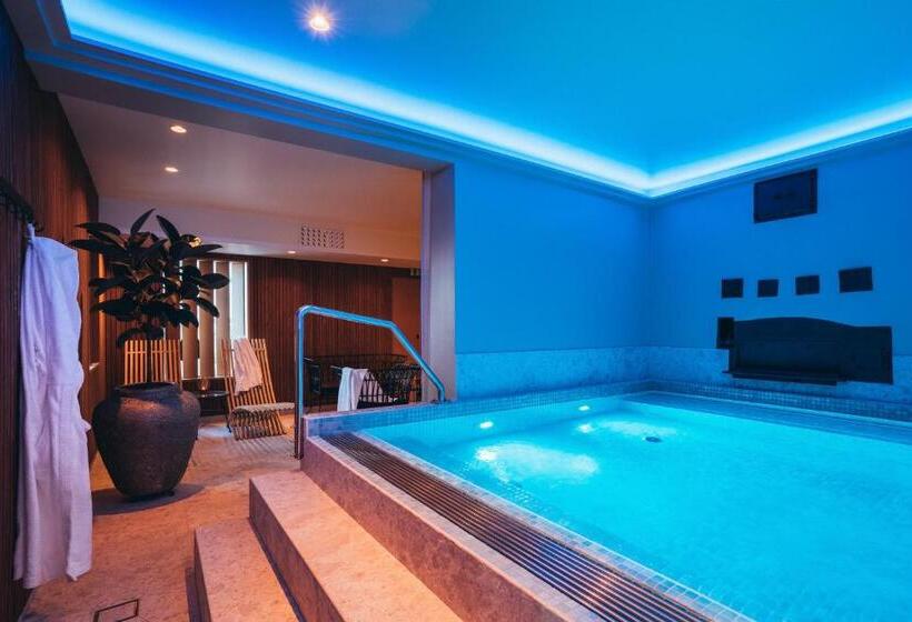 Stora Hotellet I Fjällbacka