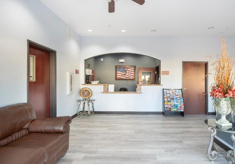 فندق Oyo Townhouse Clute Lake Jackson