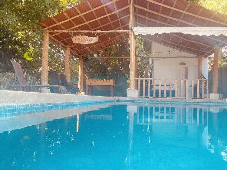 هتل Villas Cabuya Beach & Forest