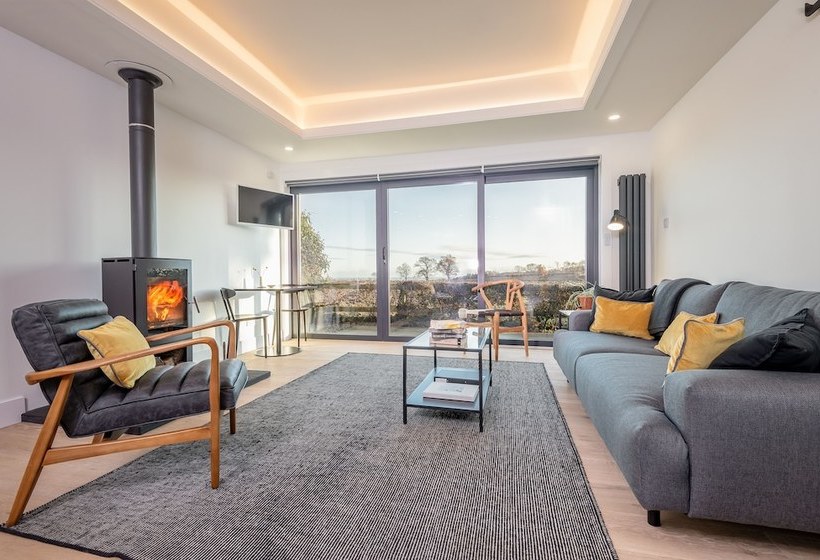 Luxury Garden Cottage Spectacular Views