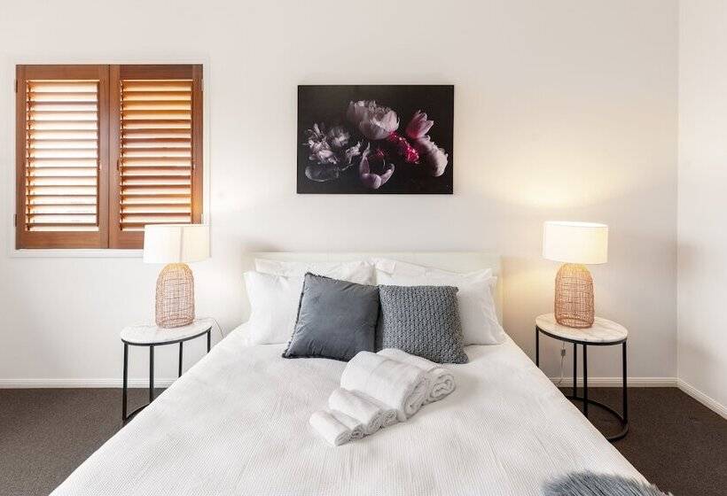 Mermaid Beach House