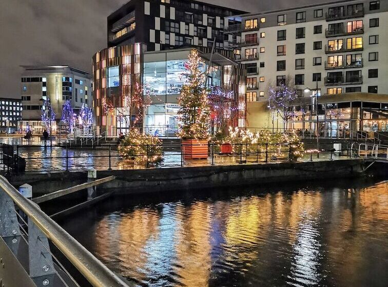 Modern Deluxe Leeds Dock Apartment Free Secure Parking