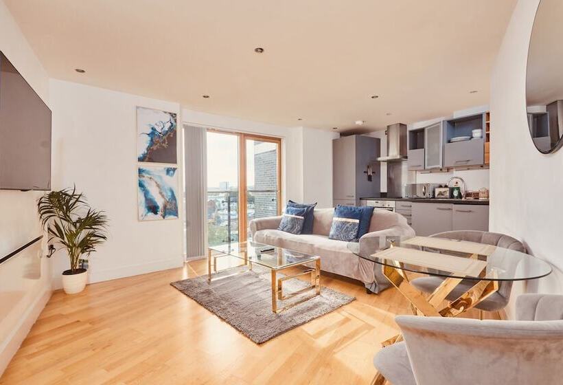 Modern Deluxe Leeds Dock Apartment Free Secure Parking