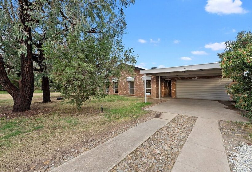 Mulwala Lakeside Waterfront