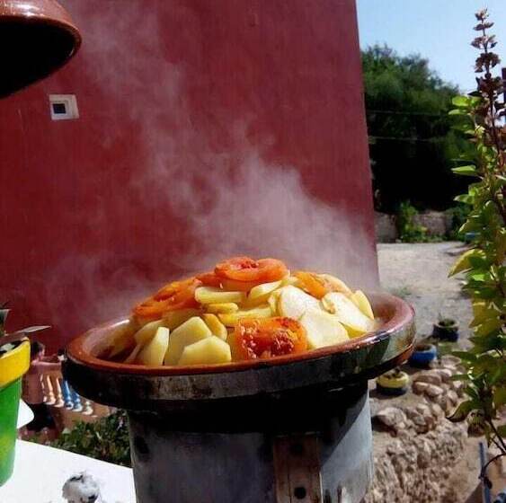 Nomad Surf House   Hostel