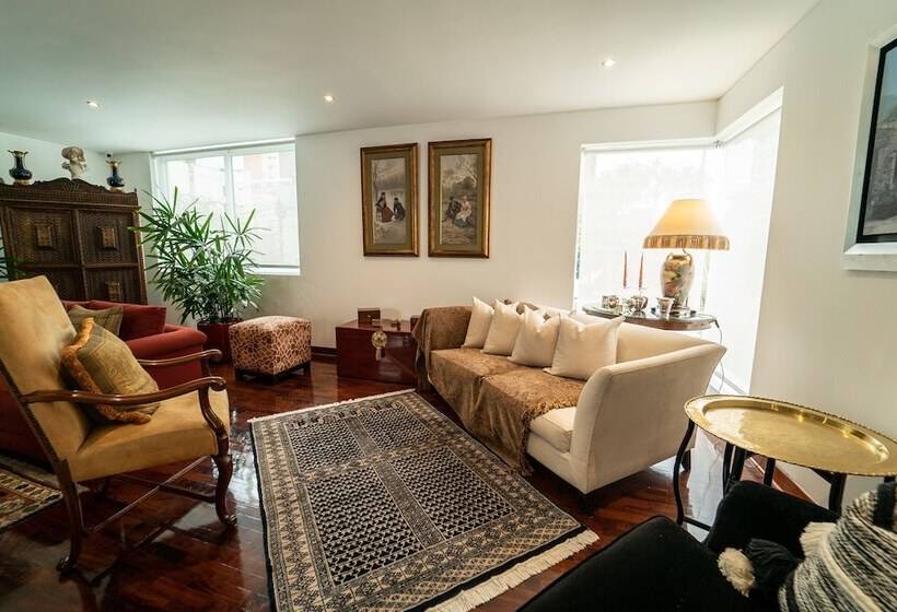 펜션 Ana Frank Boutique