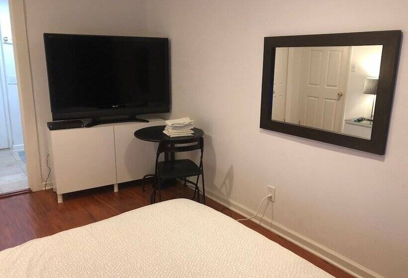 פנסיון Cute Housing Glendale California