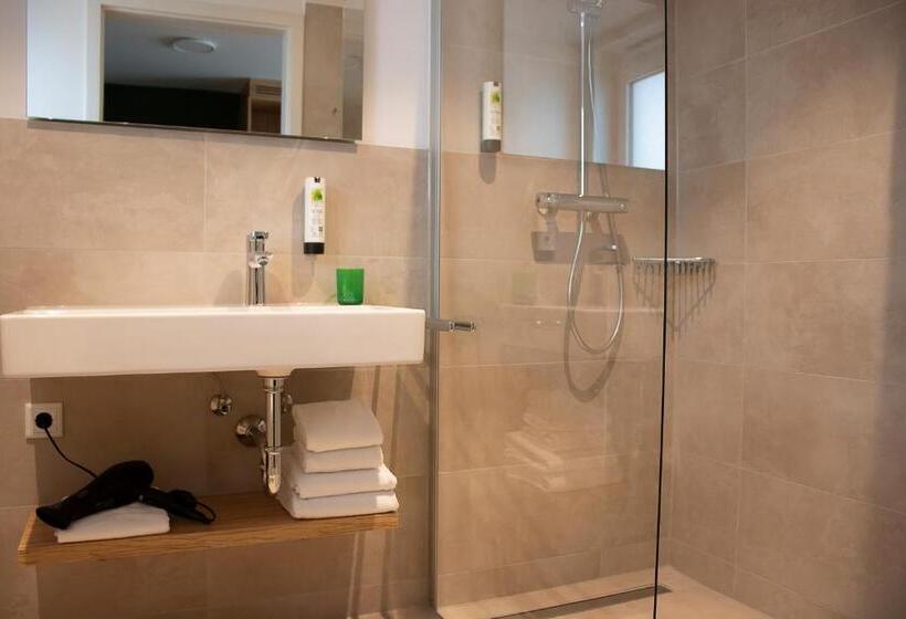 פנסיון Trendic