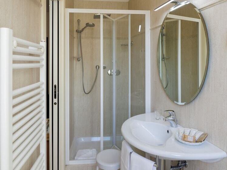 إقامة Dynasty Suites Downtown Apartments