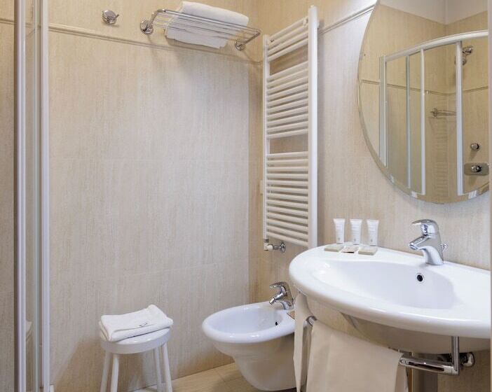 إقامة Dynasty Suites Downtown Apartments