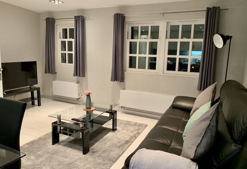 Richmond House By Staytor Accommodation