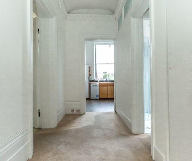 Spacious 1br Period Apartment Hampstead