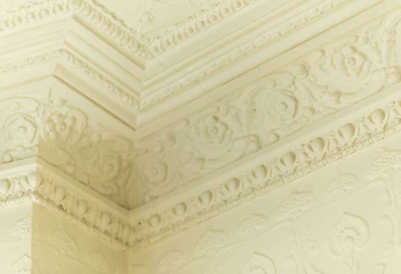 Spacious 1br Period Apartment Hampstead