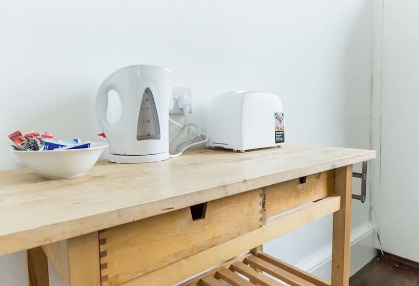 Spacious 1br Period Apartment Hampstead