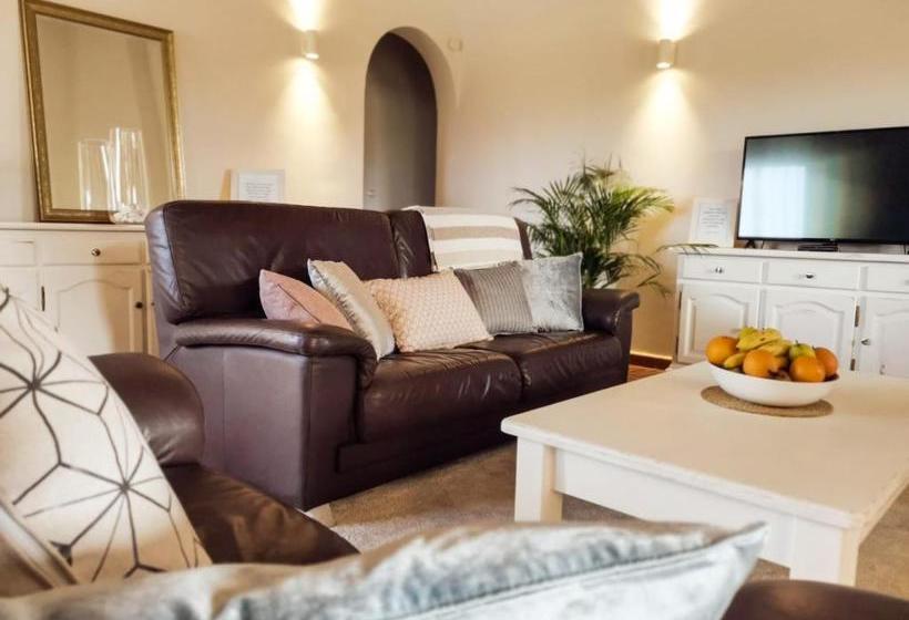 Villa 98 Bed & Breakfast