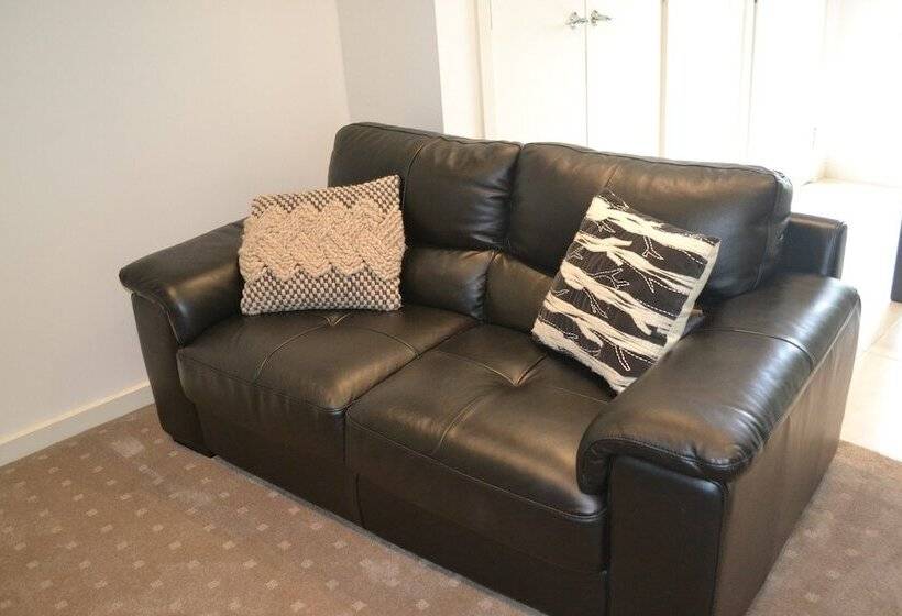 Waterview  Stoneleigh At Yarra