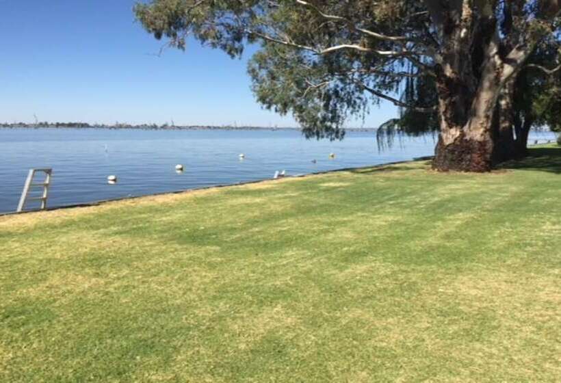 Waterview  Stoneleigh At Yarra