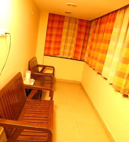 Отель Akanksha Inn