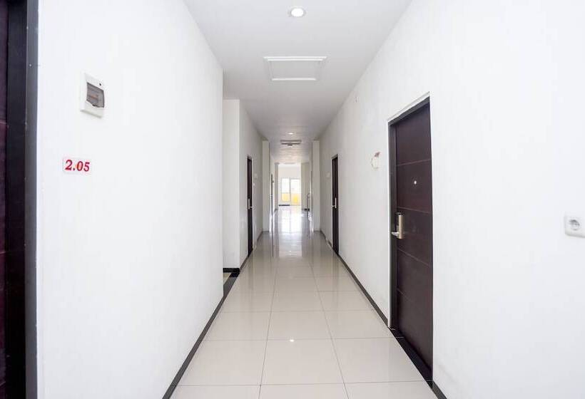 هتل Oyo 2695 D Es Guest House