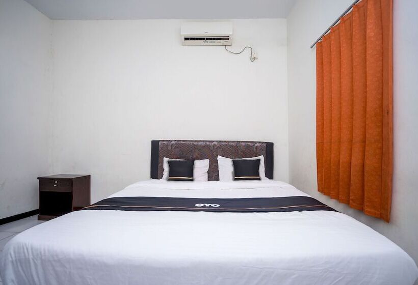 هتل Oyo 2695 D Es Guest House
