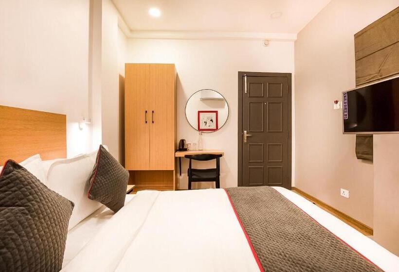 בית מלון כפרי Townhouse Pipliyahana Square