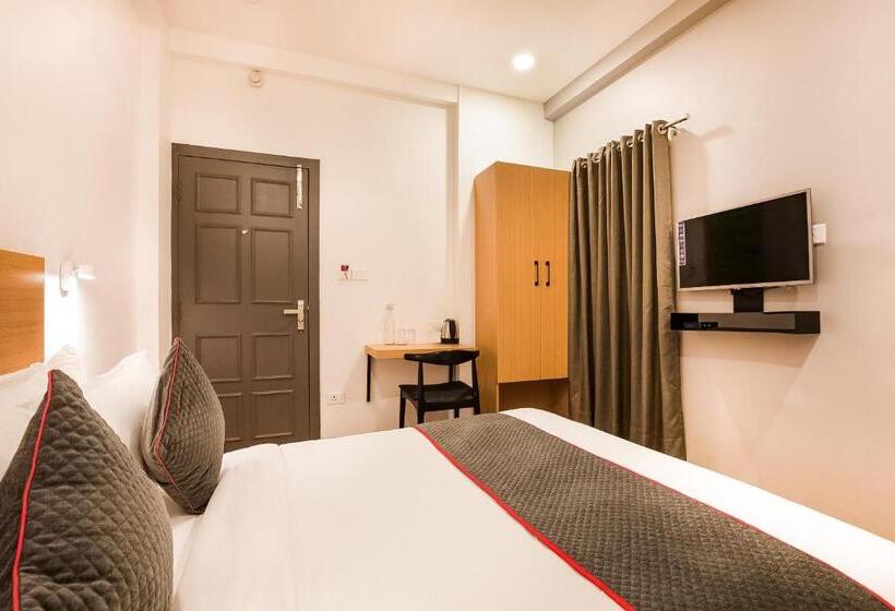 בית מלון כפרי Townhouse Pipliyahana Square