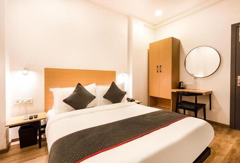 בית מלון כפרי Townhouse Pipliyahana Square