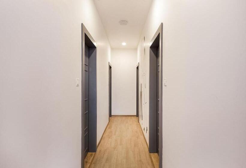 בית מלון כפרי Townhouse Pipliyahana Square