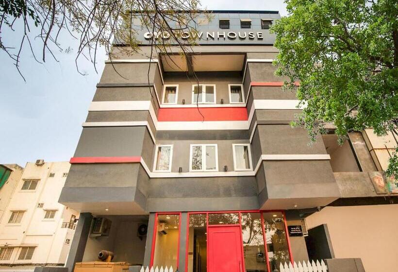 בית מלון כפרי Townhouse Pipliyahana Square