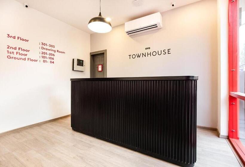 בית מלון כפרי Townhouse Pipliyahana Square