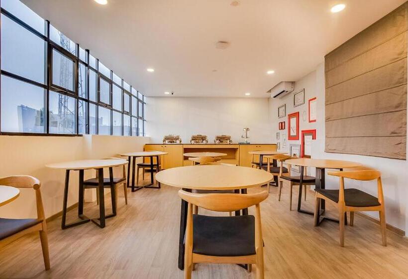 בית מלון כפרי Townhouse Pipliyahana Square