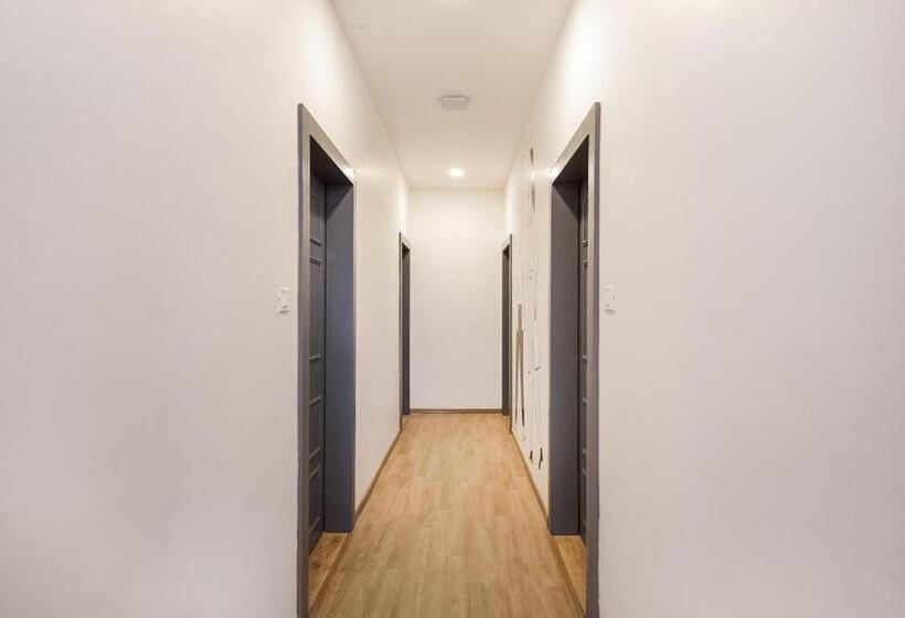 בית מלון כפרי Townhouse Pipliyahana Square