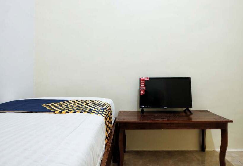 ホテル Spot On 2742 R5 Homestay