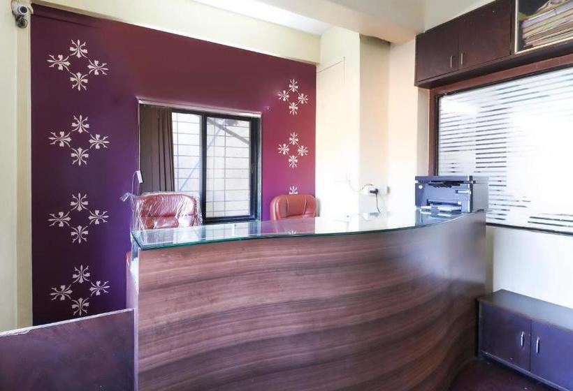 Vaccinated Staff- Spot On 68815 Hotel Sarthak