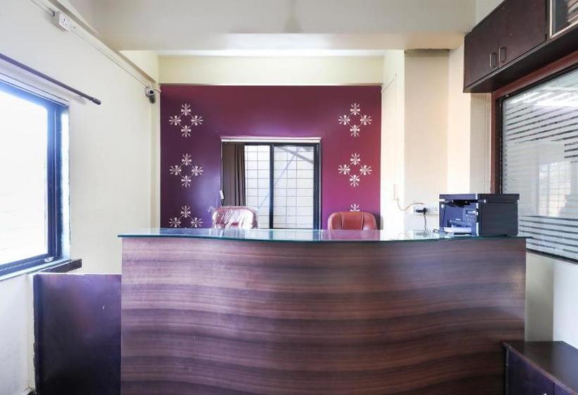 Vaccinated Staff- Spot On 68815 Hotel Sarthak