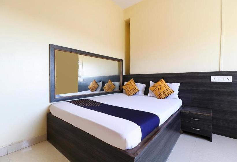 Vaccinated Staff- Spot On 68815 Hotel Sarthak