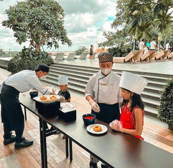 Nuanza Hotel & Convention Cikarang