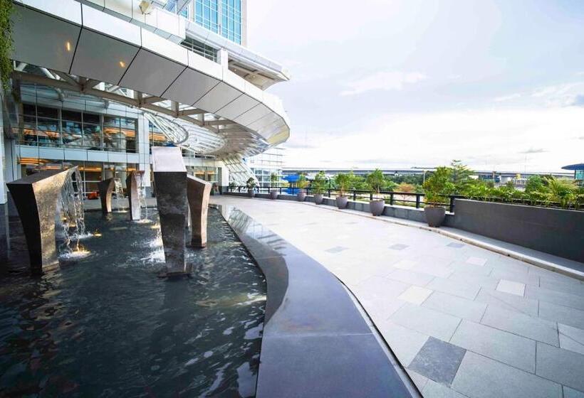 Nuanza Hotel & Convention Cikarang