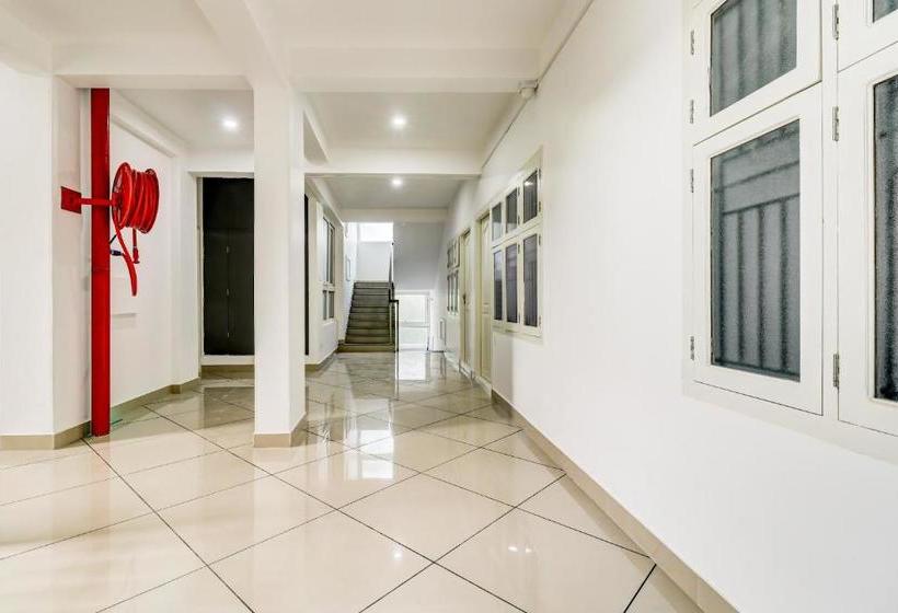 פנסיון Oyo 60354 Home Meadow Homes