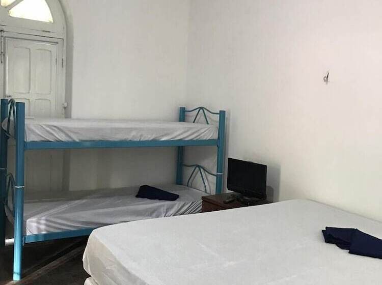 פנסיון Ribeira Dos Arrecifes Hostel